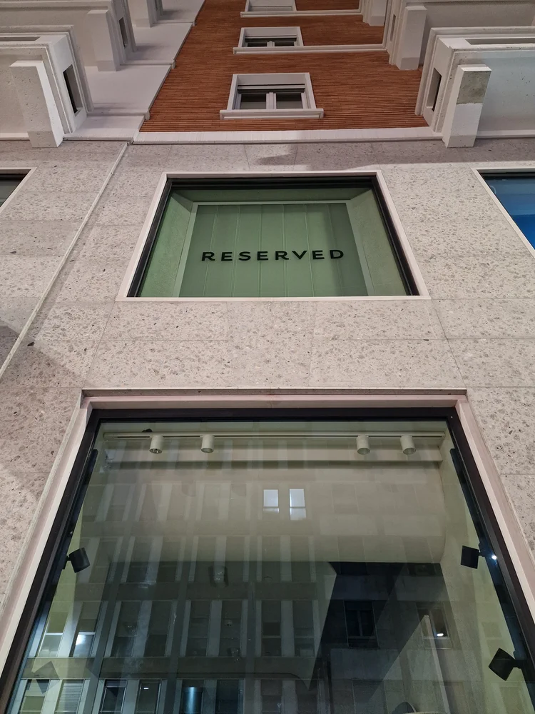 Reserved - Mediolan Corso Buenos Aires