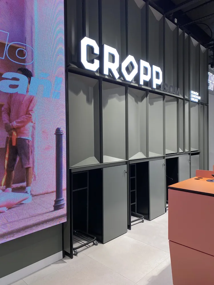 Kolekcja mebli dla sieci sklepów CROPP