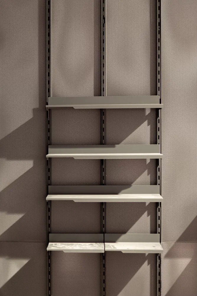 Kolekcja mebli dla sieci sklepów CROPP