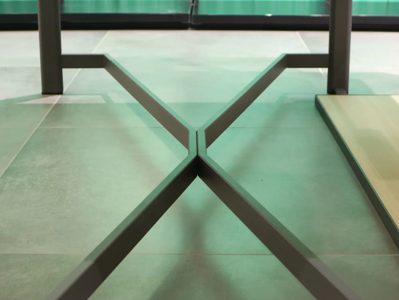 Kolekcja mebli dla sieci sklepów CROPP