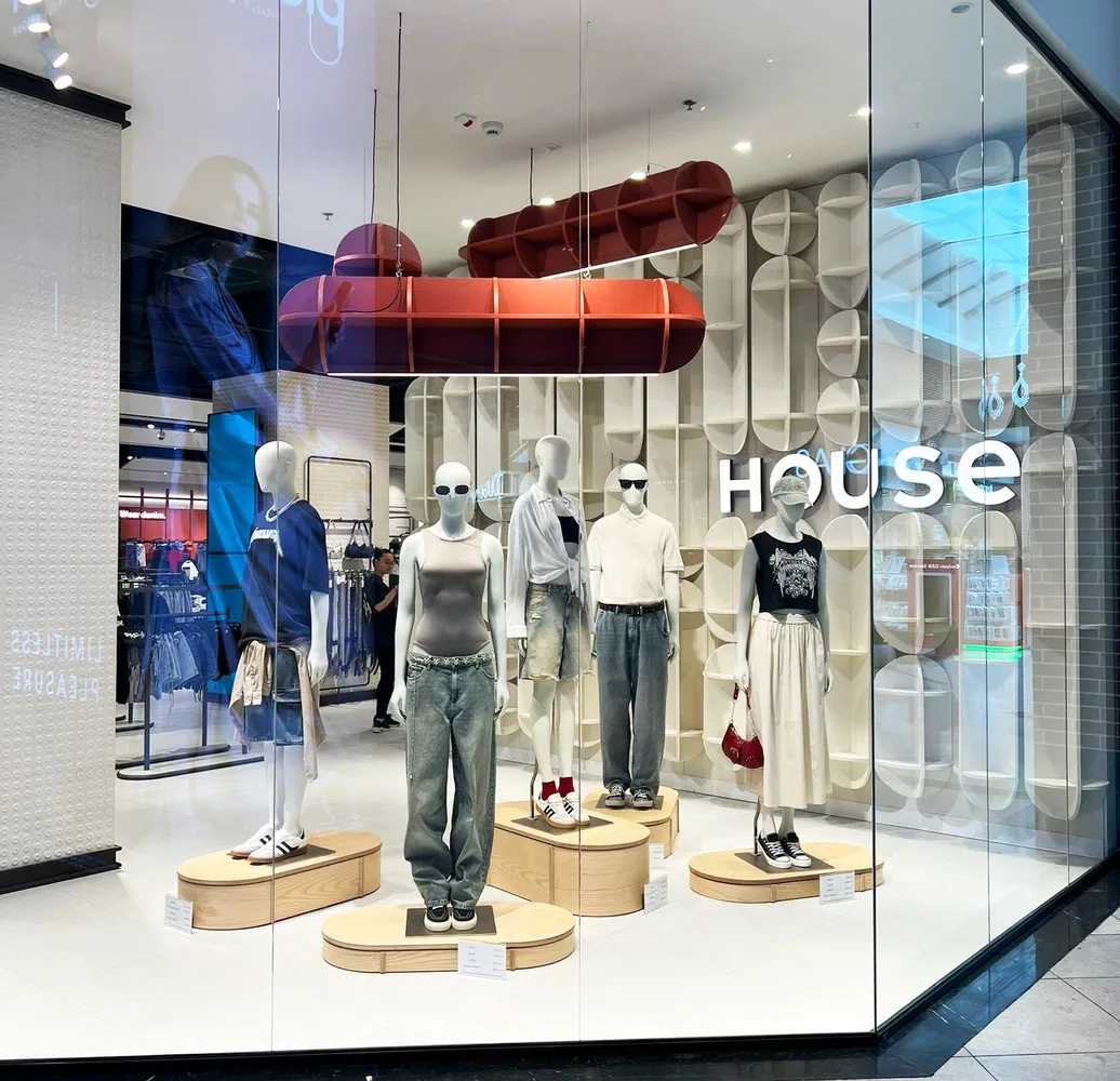 Kolekcja mebli dla sieci sklepów HOUSE