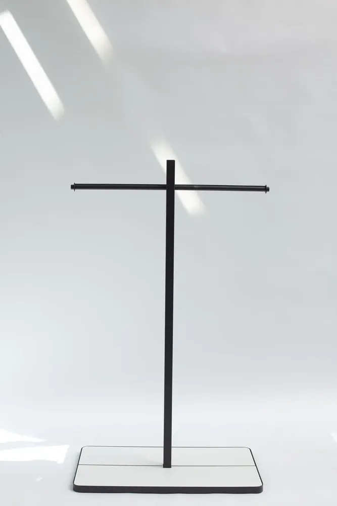 Kolekcja mebli dla sieci sklepów Mohito