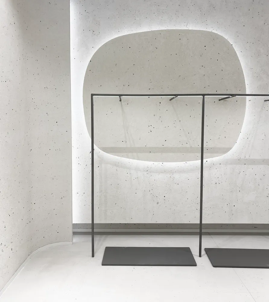 Kolekcja ram dla sieci sklepów Reserved