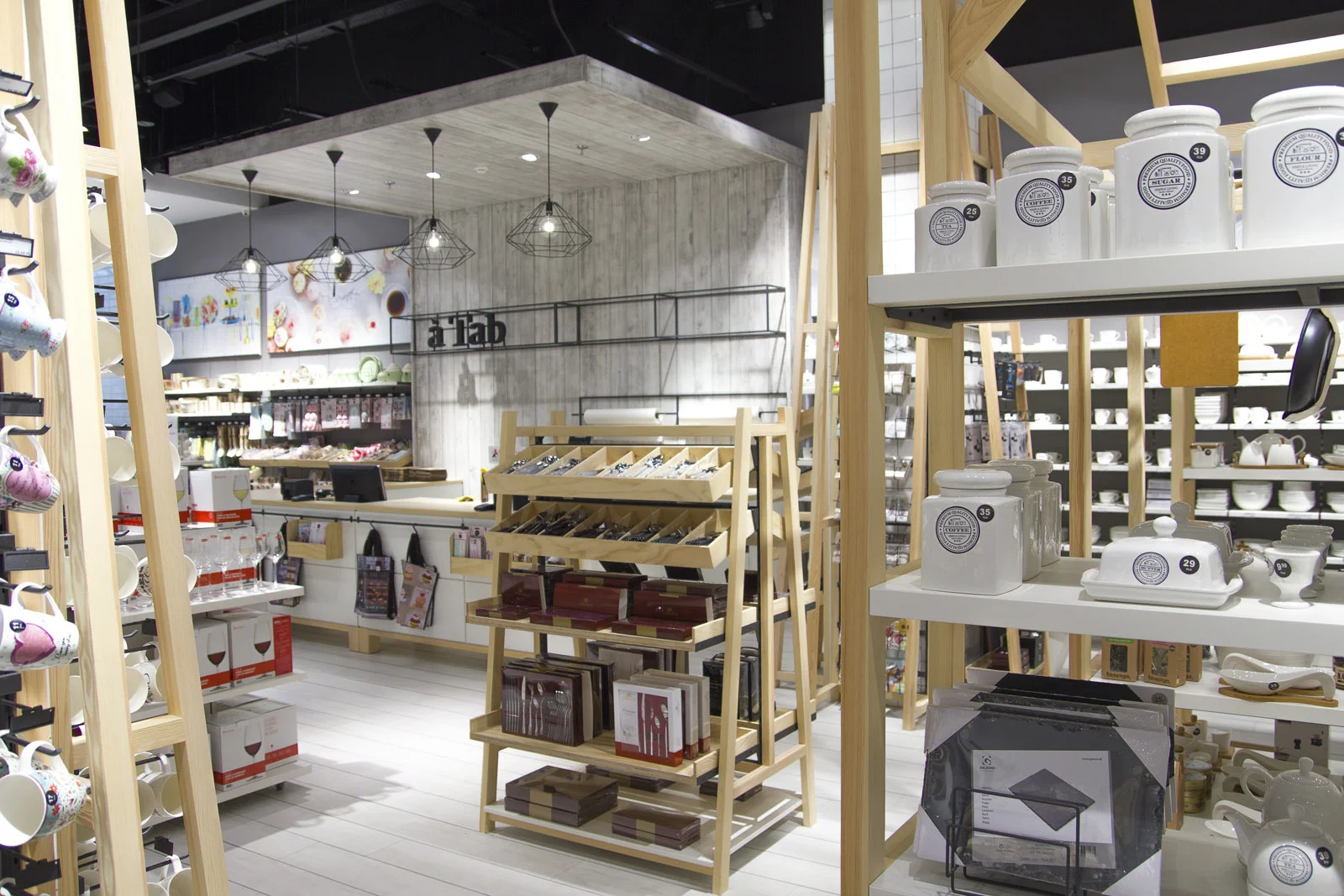 A Tab – projekt salonu nowej marki