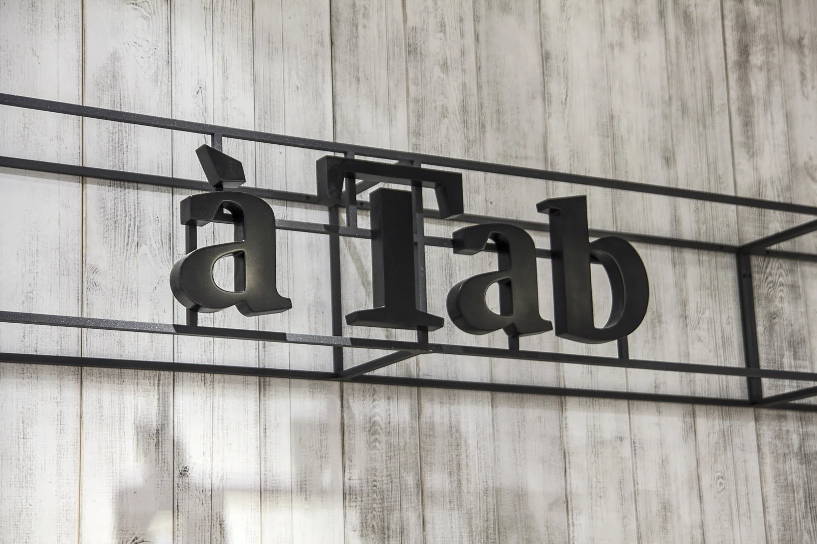 A Tab – projekt salonu nowej marki